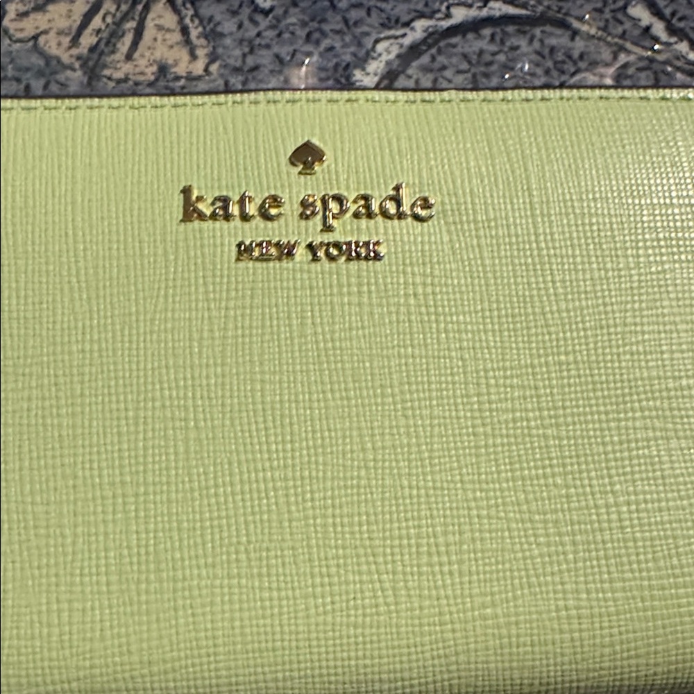 kate spade light green continental wallet with gold logo - Picture 2 of 5